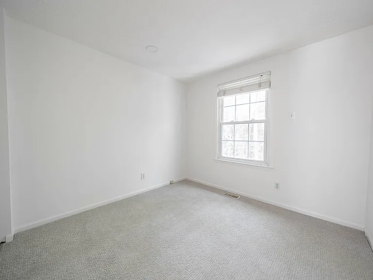 10 Forestview Ct — Photo 10