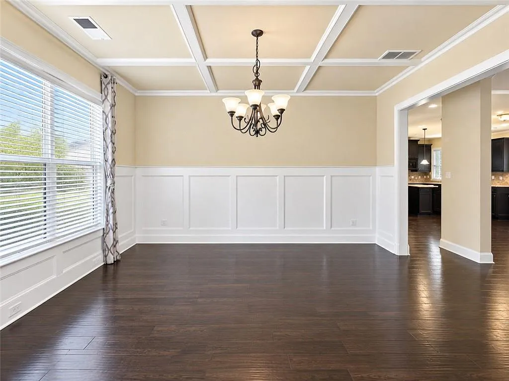 5 bed, 4.5 bath, 3558 sqft, $3,600 — Photo 4