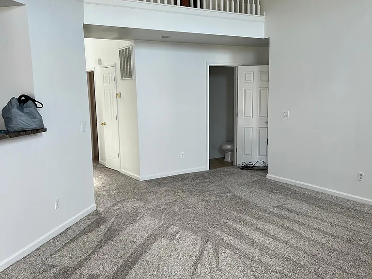 581 Lanarkshire Pl — Photo 9