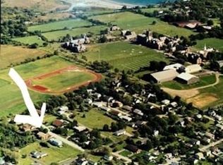 6 Maloney Ln, Middletown, RI 02842