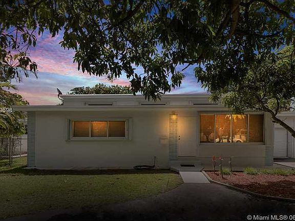 2nd image of 530 Raven Ave