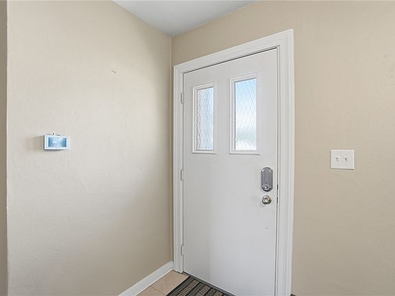 5th image of 1040 Highridge Ave