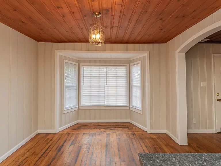 1110 Murphy St — Photo 12