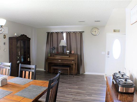 3rd image of 1416 Autumncrest Dr