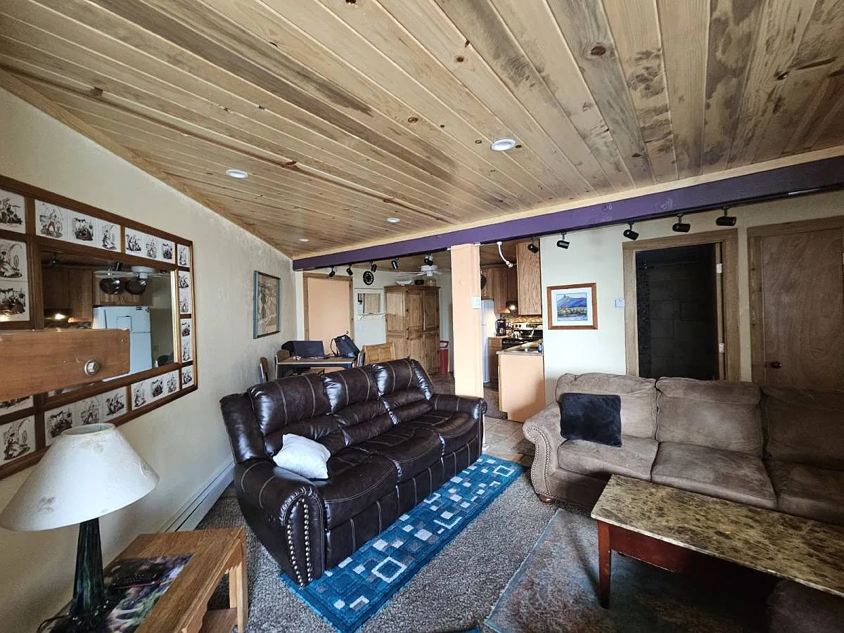 2400 Lodgepole Ct — Photo 3