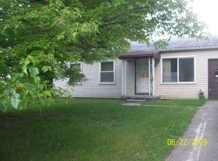 1218 Whittier Dr, Waterford, MI 48327