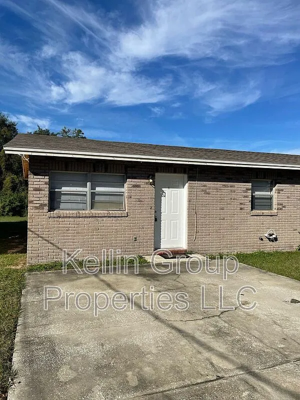 2 bed, 1.0 bath, 783 sqft, $1,195 — Photo 1
