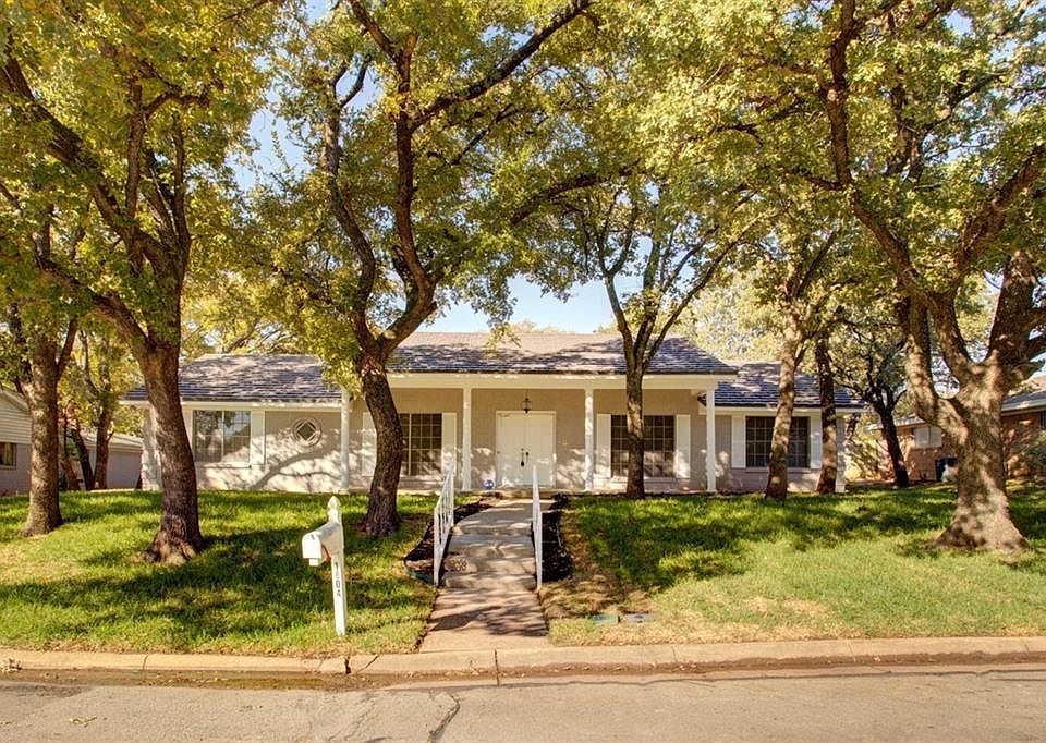 1st image of 1804 W Cedar Elm Dr