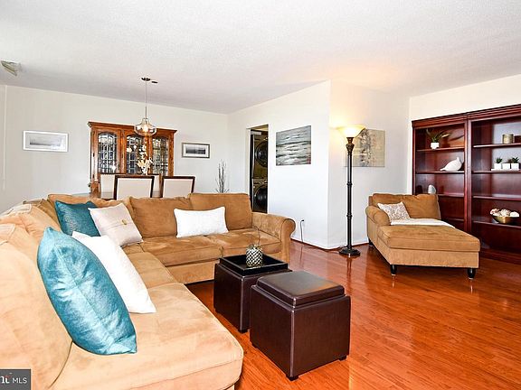 5th image of 3713 S George Mason Dr APT 1710W