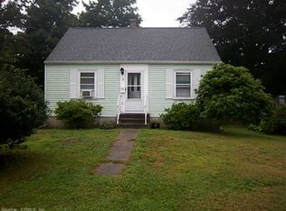 38 Soundview Rd, Groton, CT 06340