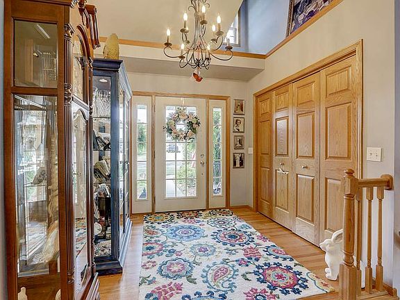 3rd image of 115 Sanctuary Ct