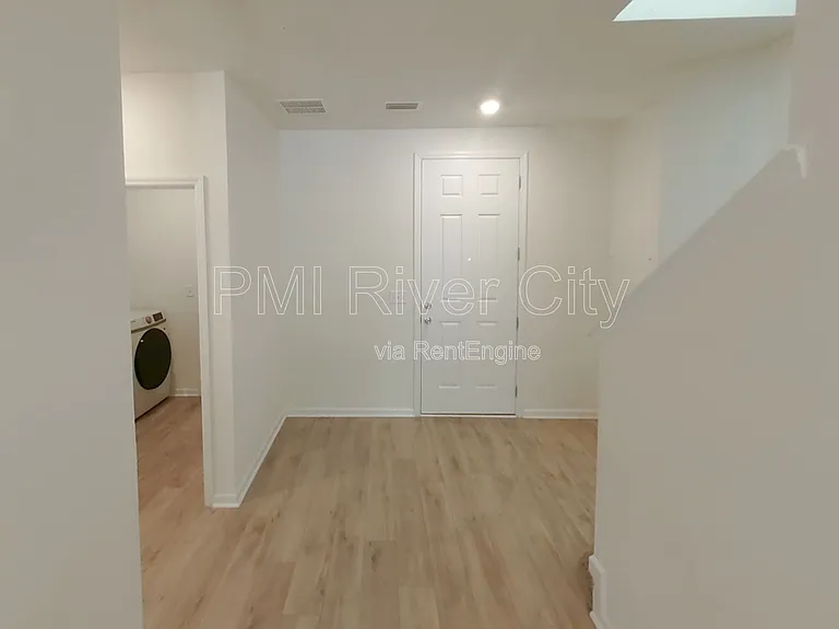 227 Boulder Ln — Photo 6