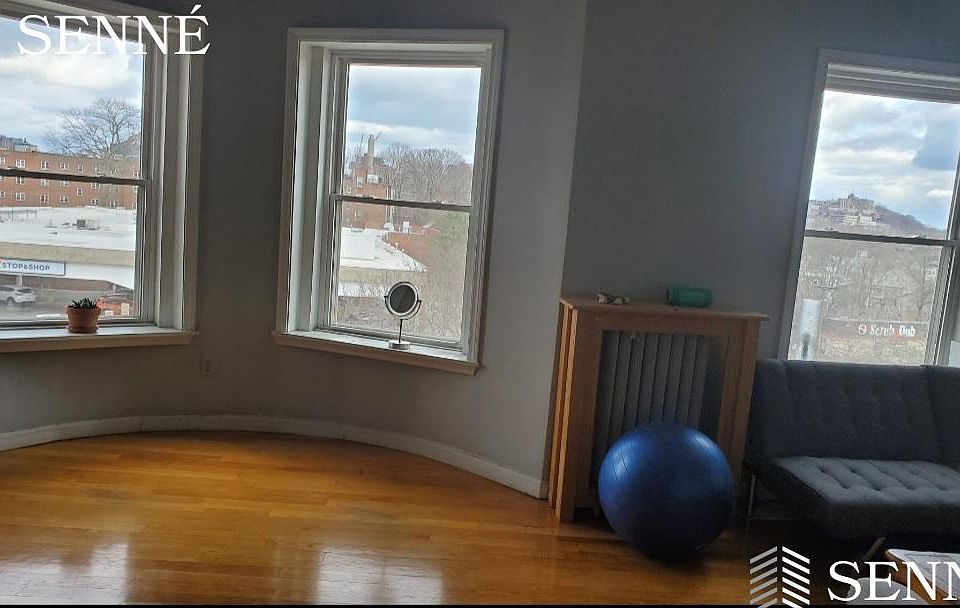 2nd image of 149 Harvard St #4
