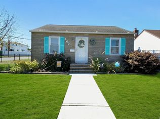 169 Verona Pkwy, Lindenhurst, NY 11757
