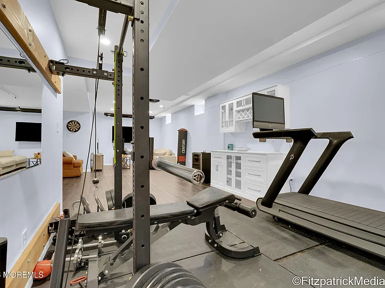 331 Richmond Ave — Photo 20