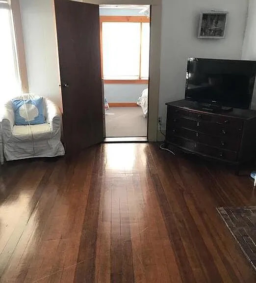 Living room, cable TV, bedroom entrance