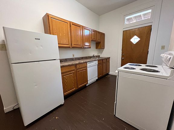 3rd image of 333 Morewood Ave APT 2