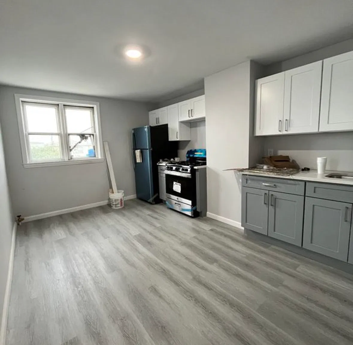 3 bed, 1000 sqft, $2,500 — Photo 1
