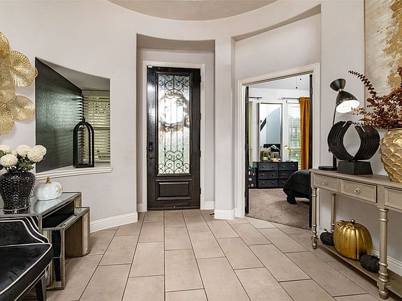4th image of 1020 Longbow Dr
