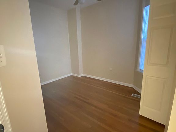 5th image of 2919 N Milwaukee Ave #2F