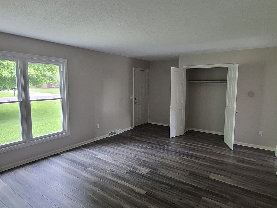 1st image of 5739 Cresthaven Ln