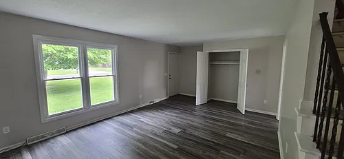 5739 Cresthaven Ln Photo 1