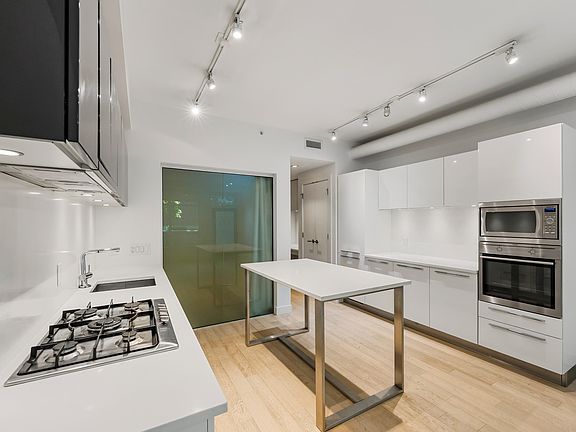 3rd image of 134 E 1st Ave