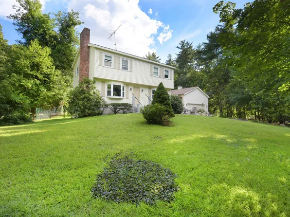 7 Woodbine Lane, Merrimack, NH 03054