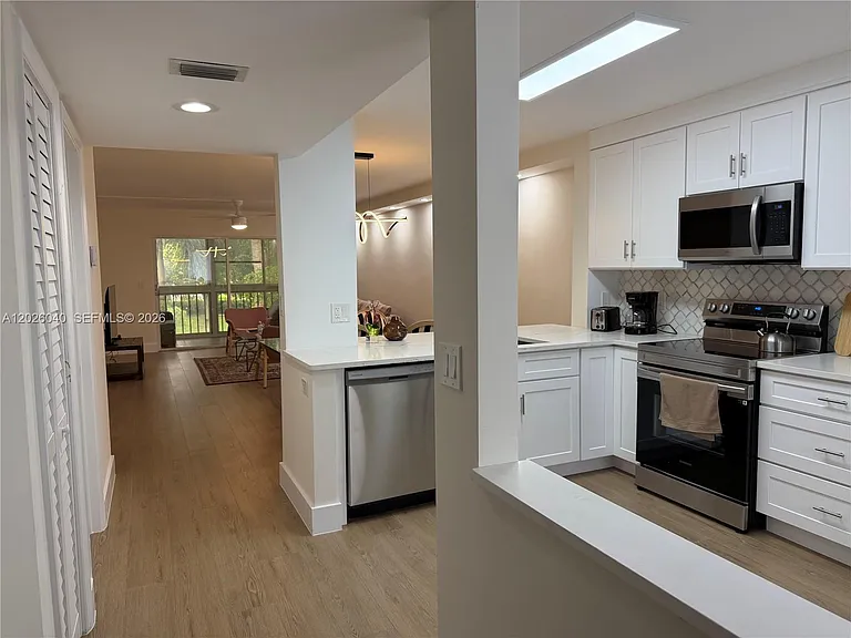 7350 Kinghurst Dr #305 — Photo 22