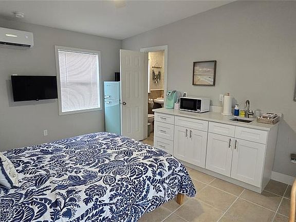5th image of 13343 Gulf Blvd #A1