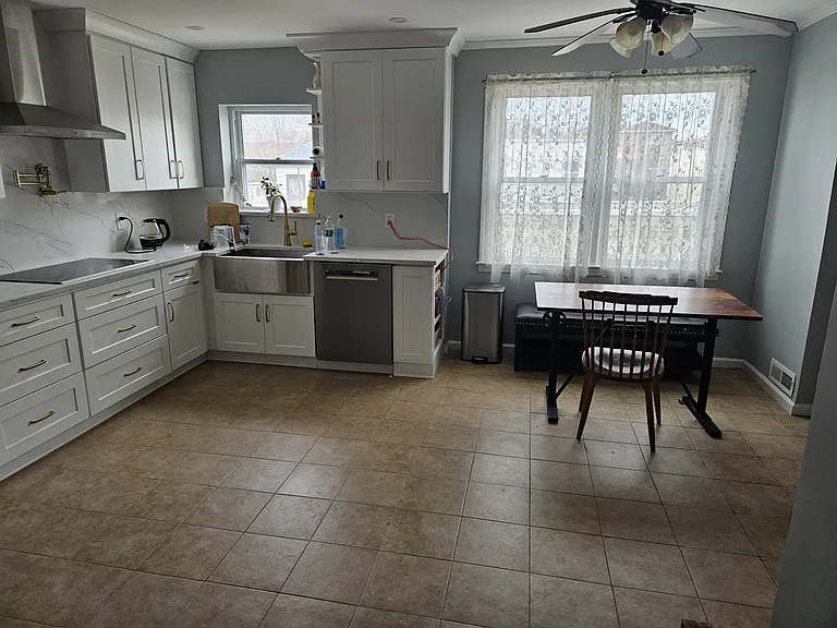 Brinsmade Ave — Photo 1