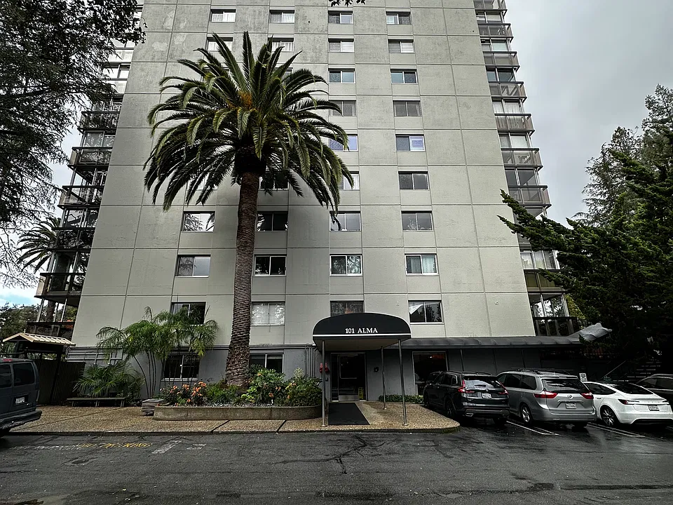 101 Alma St #206