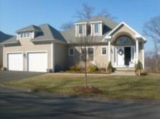 6 Fairway Dr, Wallingford, CT 06492