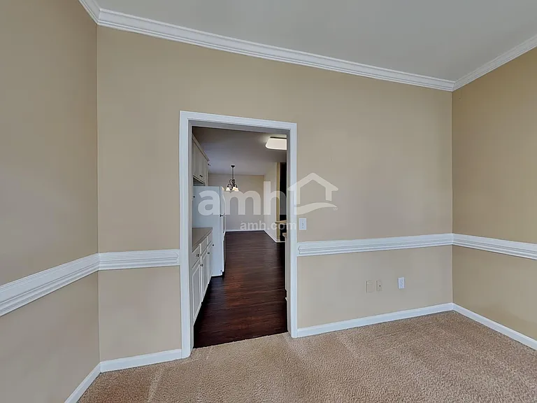 808 Bindon Ln — Photo 7
