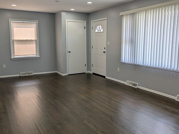 2nd image of 2149 Cleveland St