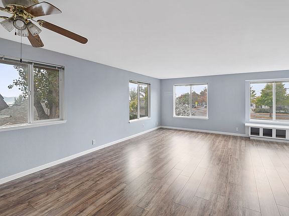 3rd image of 910 SE Ireland St APT 201
