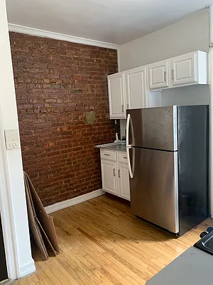 Rented by CITY SKYLINE REALTY INC | media 15