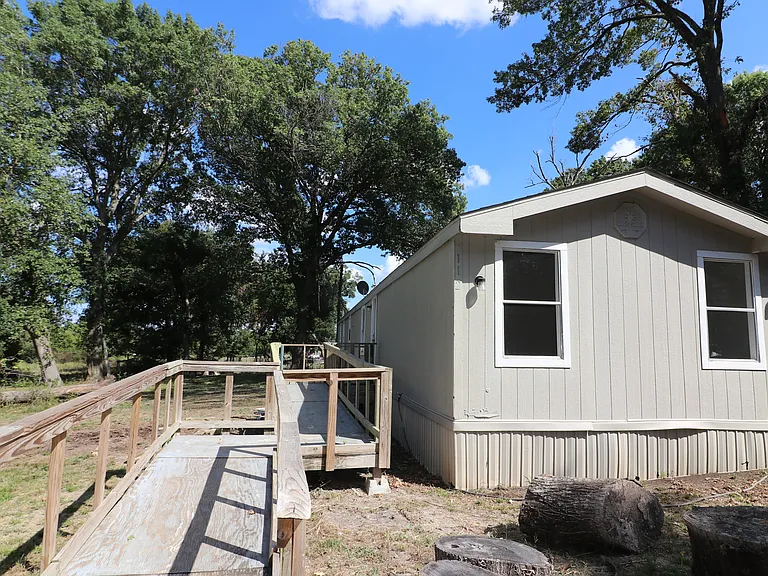 112 Private Road 483 — Photo 1