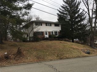 17 Bracken Rd, Ossining, NY 10562