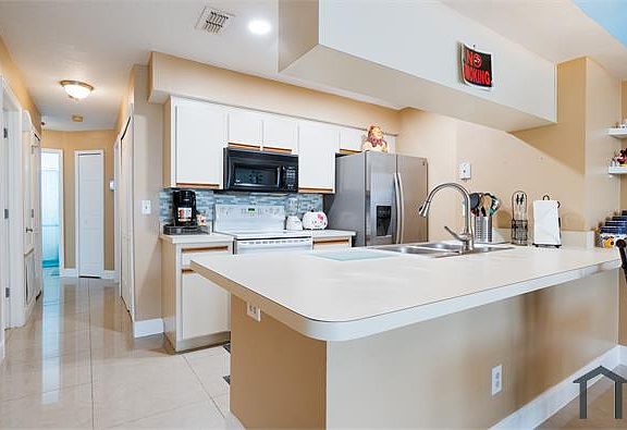 5th image of 5012 Laguna Bay Cir APT 74