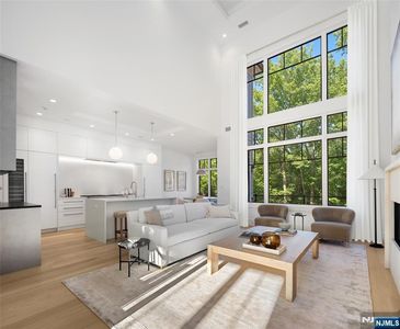 8 Stone Bridge Ct, Demarest, NJ, 07627