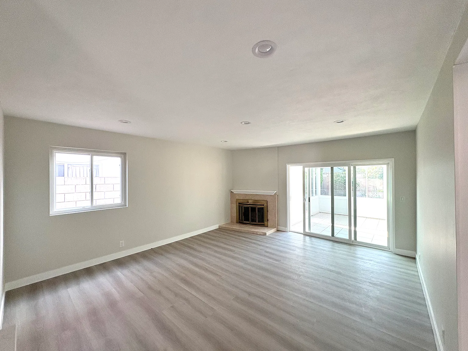 4 bed, 1498 sqft, $4,999 — Photo 4
