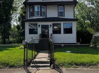 664 Carlysle St, Akron, OH 44310