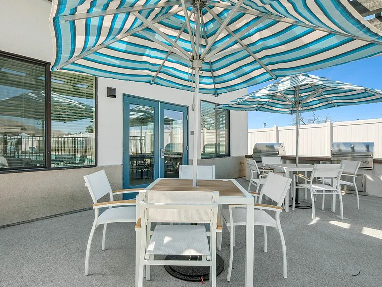 Altitude Apartments — Photo 11