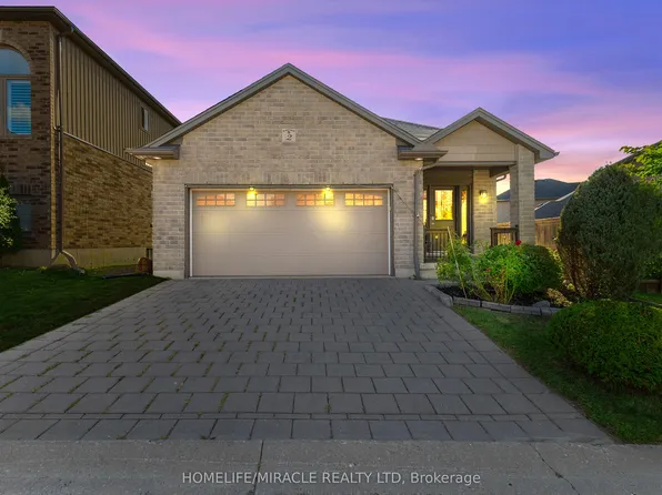 70 Tanoak Dr #2, London, ON N6G 5R3