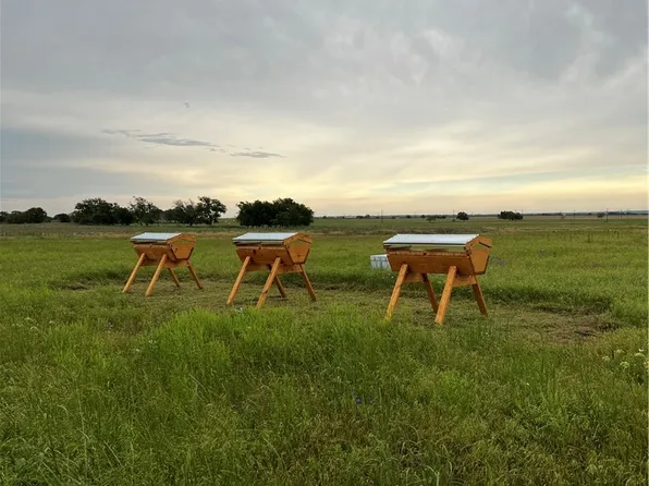 496 Willow Moon Ranch Rd, Crawford, TX 76638