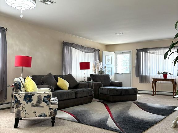 3rd image of 88 Bonaire Drive
