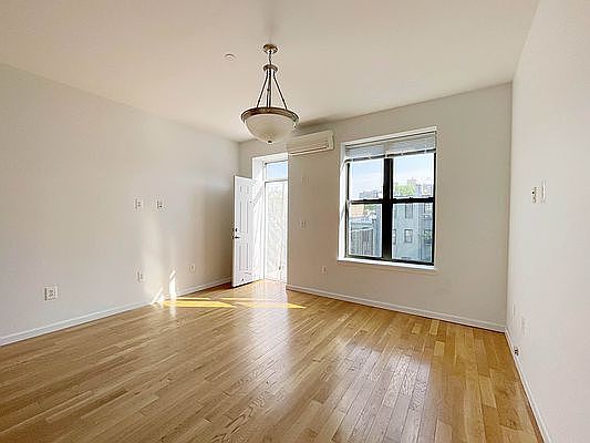 1st image of 322 W 138th St APT 4