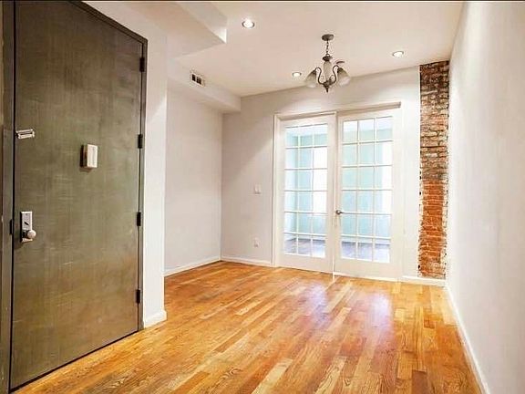 2nd image of 213 Wyckoff Ave #2D