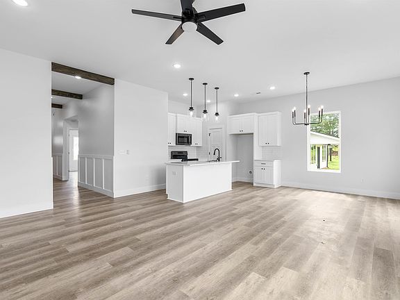 5th image of 2019 Meadow Glen Ct
